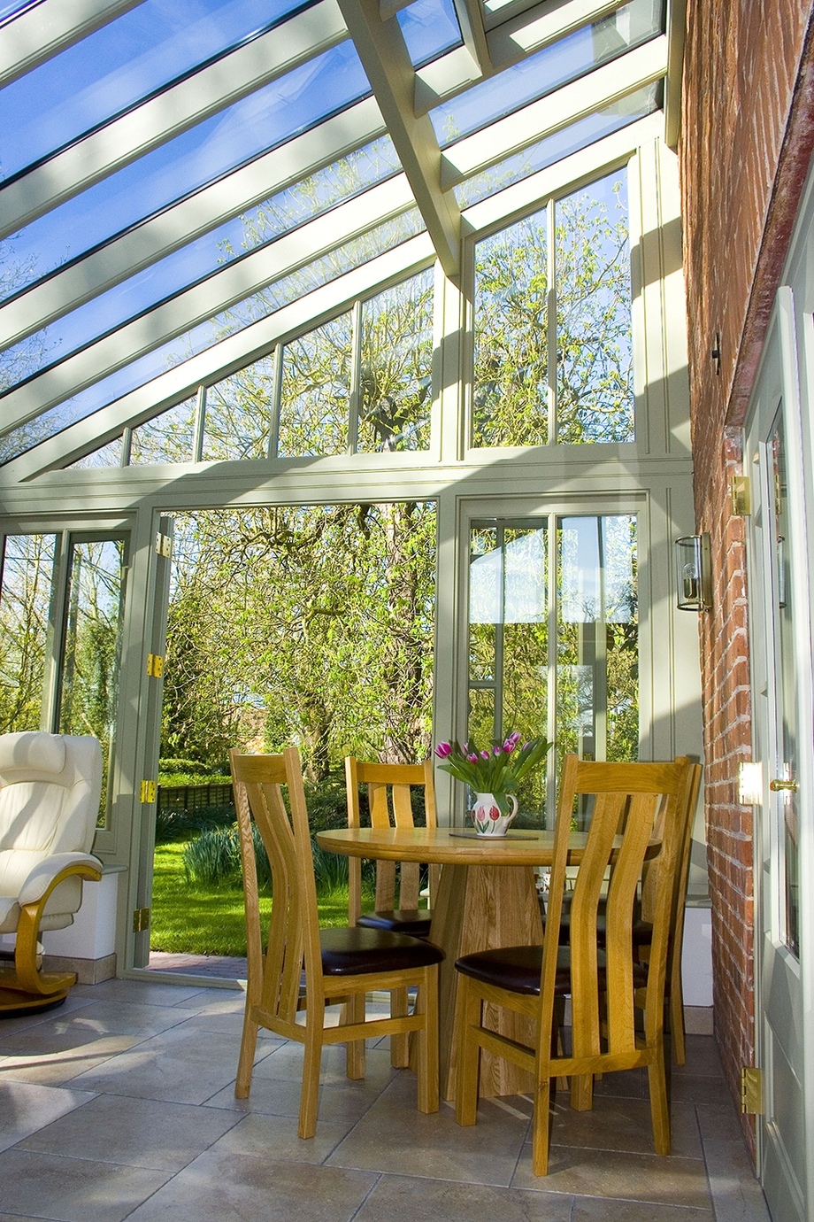 Traditional-style Conservatory